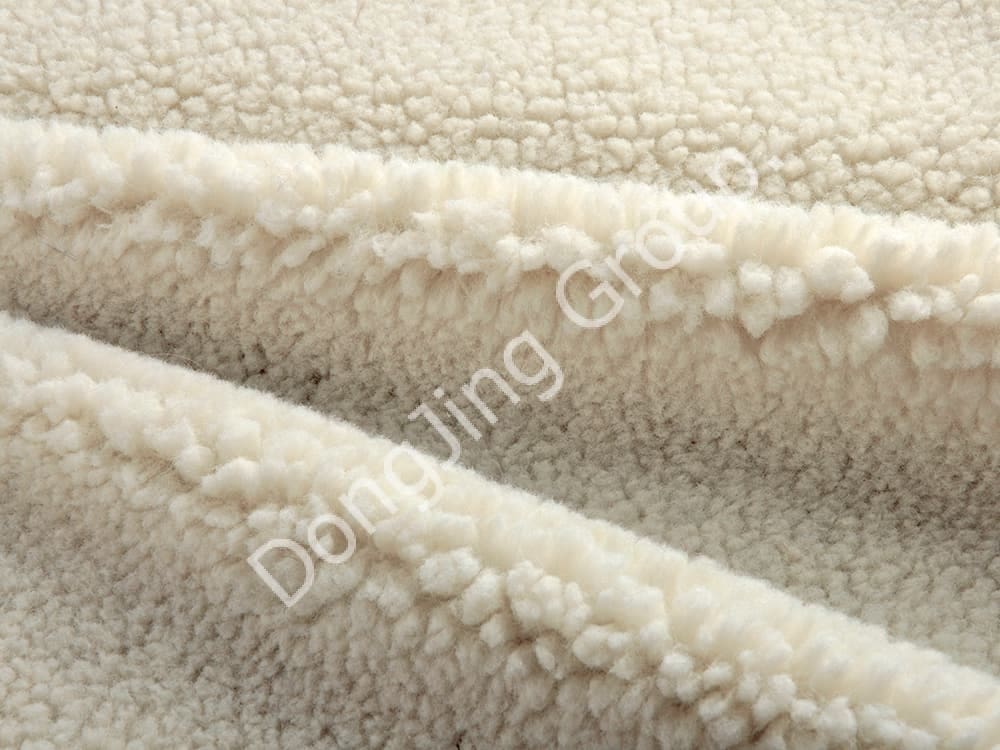 DS0003-غلتک بازیافتی سفید faux fur fabric