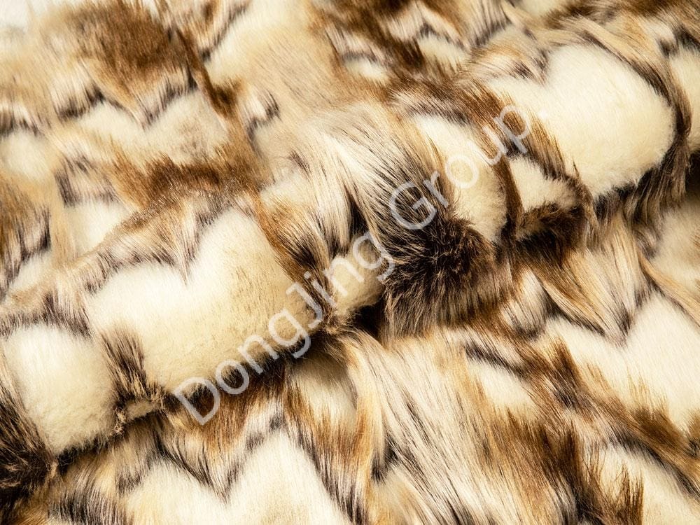 9W1150-خرگوش نوک تیز رنگ شده قهوه ای و سفید faux fur fabric